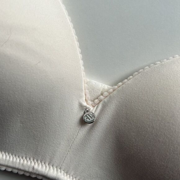 Adore me bra - Picture 3 of 5